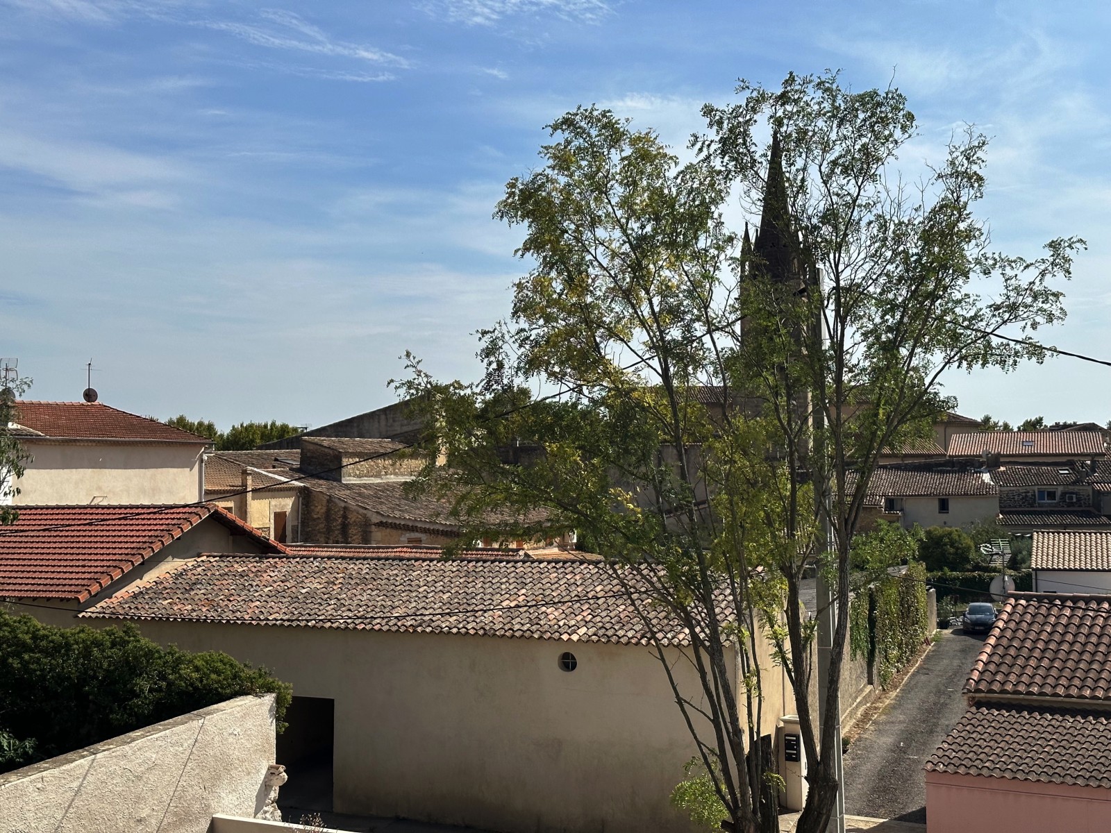 A la location T2 à pelissanne 1 chambre terrasse parking privatif dans une résidence sécurisée 