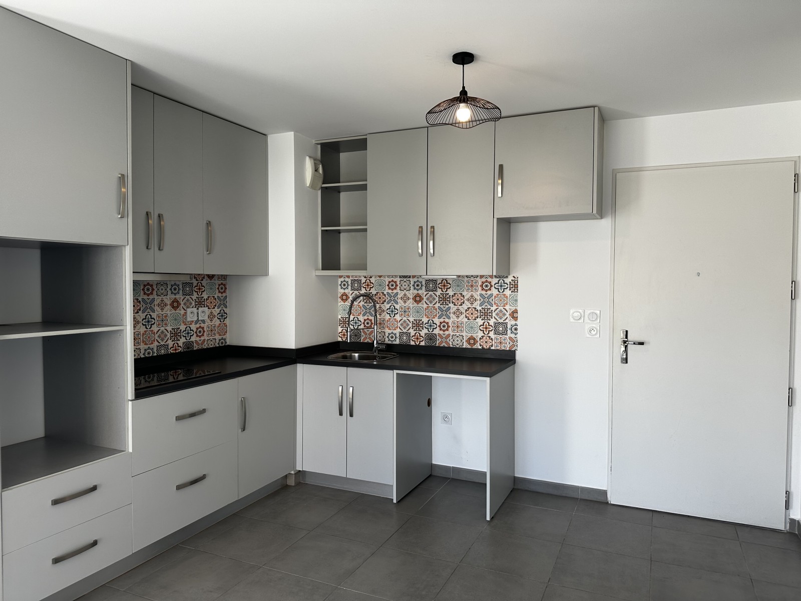 Appartement T3 à louer à Vitrolles avec place de parking en sous-sol