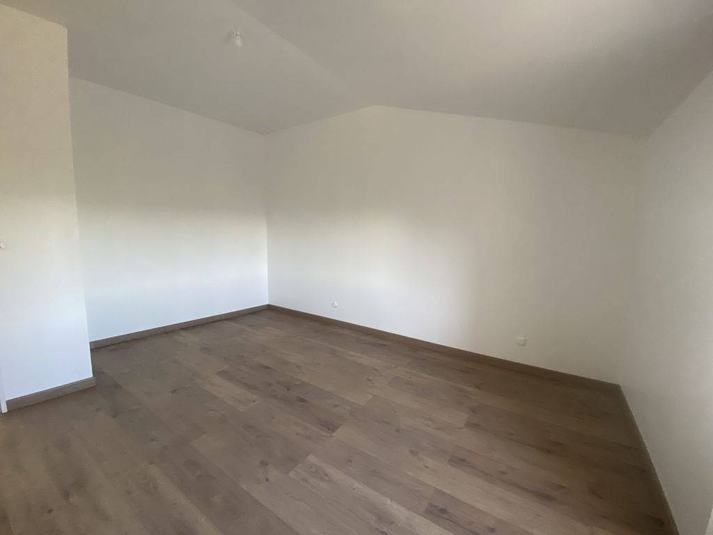 maison de village en location à ventabren 13122