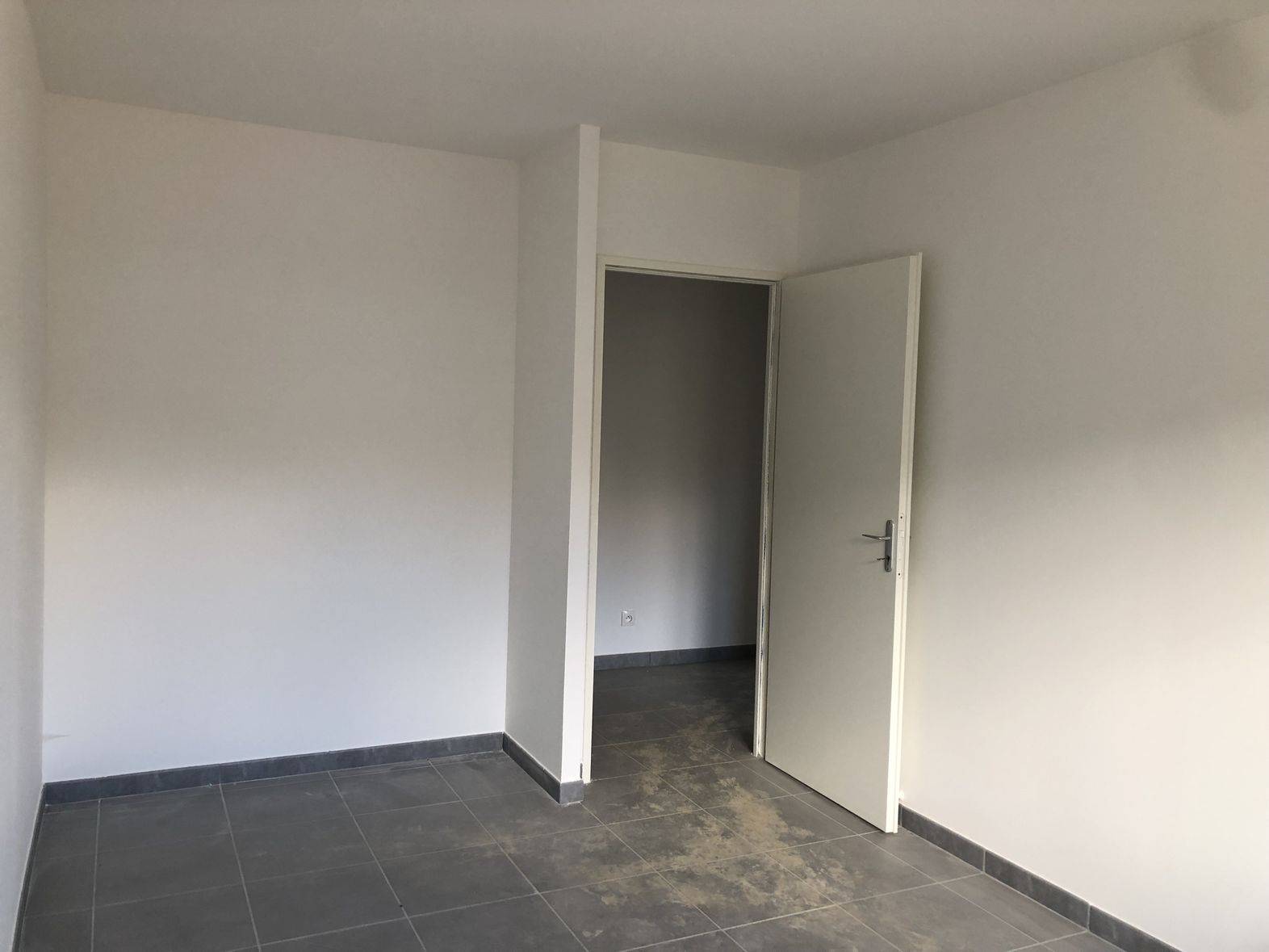 villa t4 3 chambres garage à vendre ventabren 13122