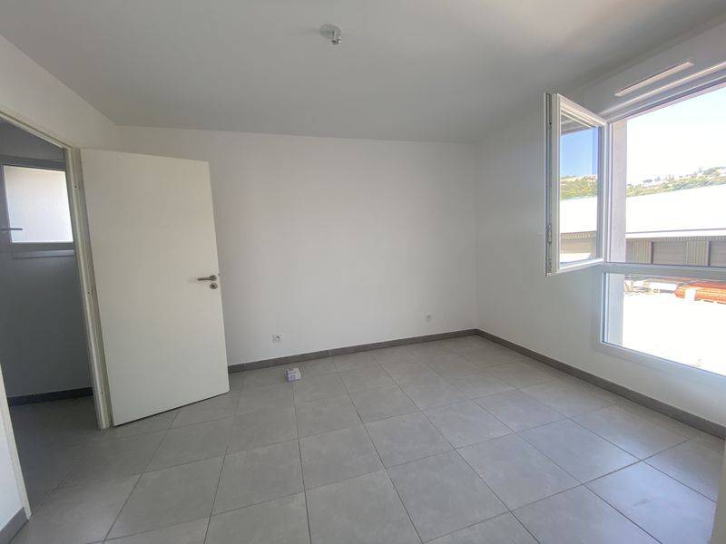 appartement 1 chambre état neuf à louer vitrolles avec terrasse