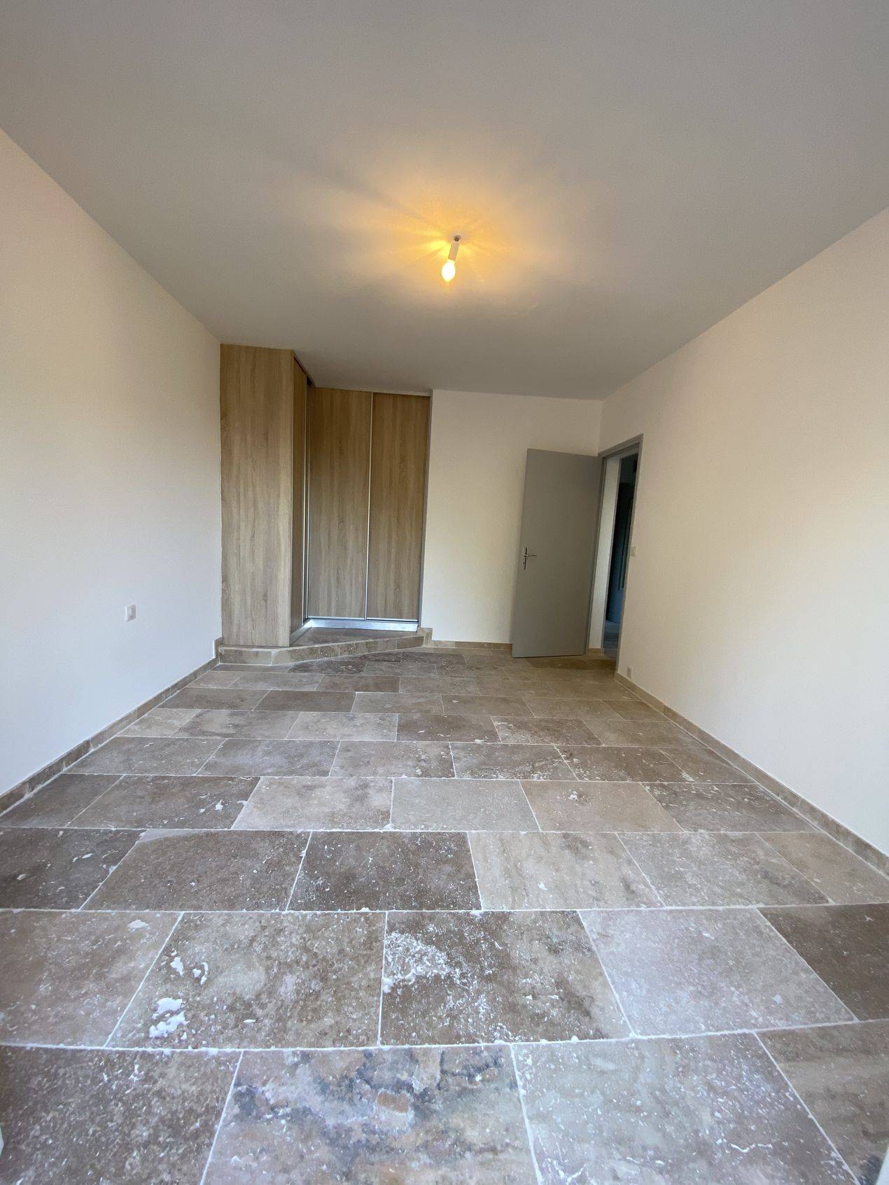 maison 2 chambre bureau terrain ventabren