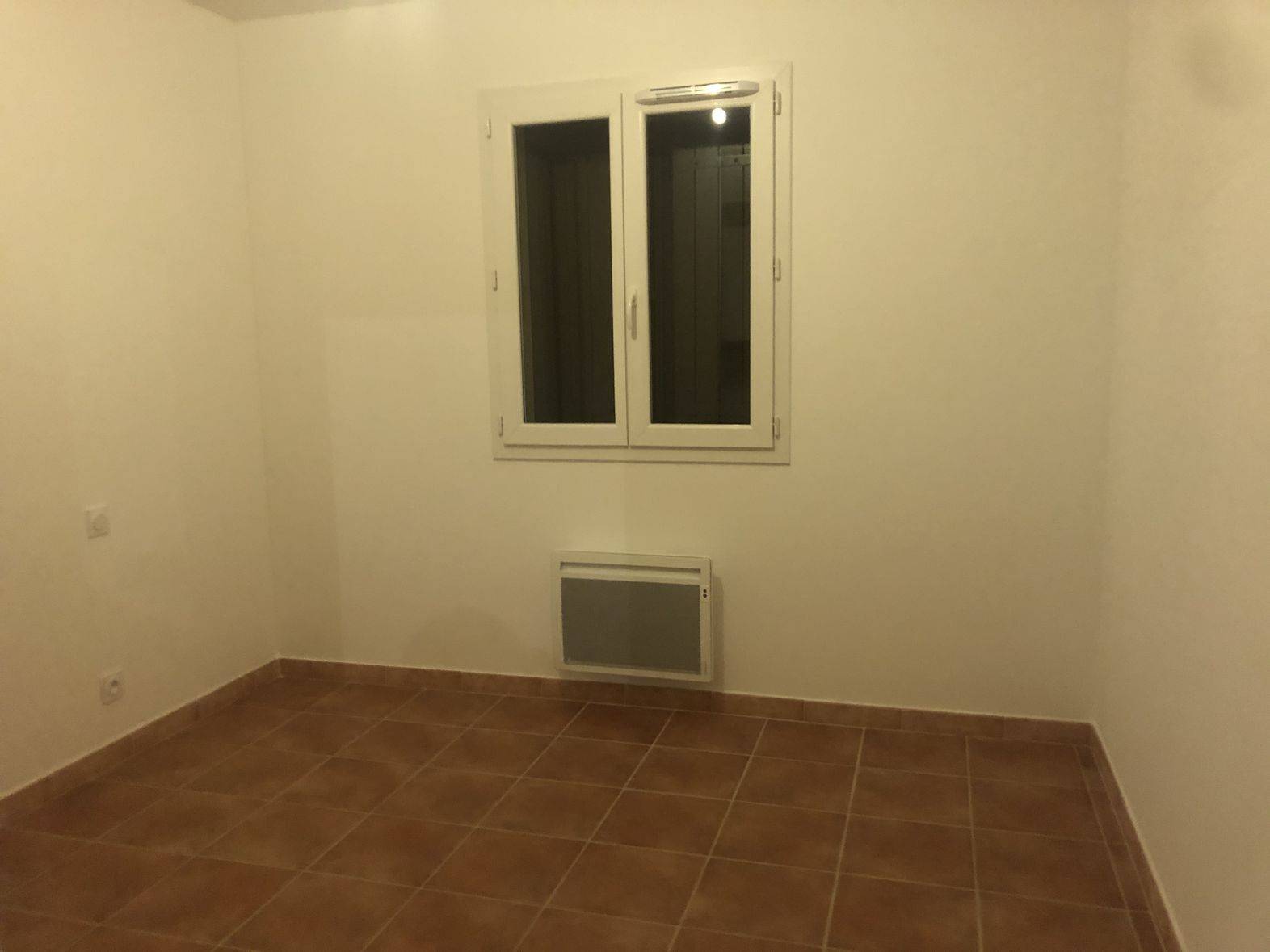 ventabren appartement 3 chambres à louer 13122