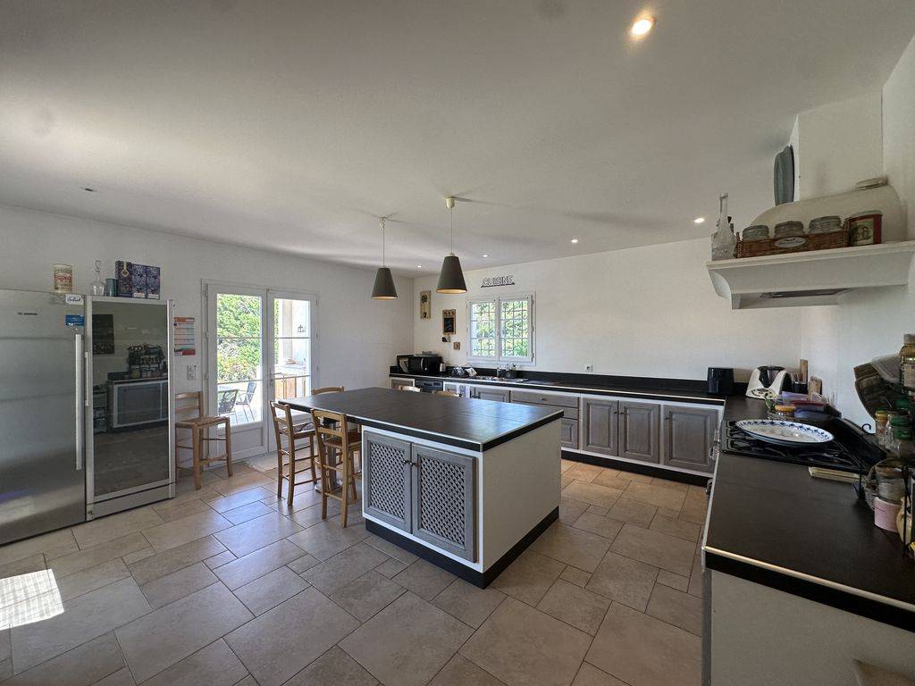 maison T6 à vendre à ventabren 13122 4 chambres pool house