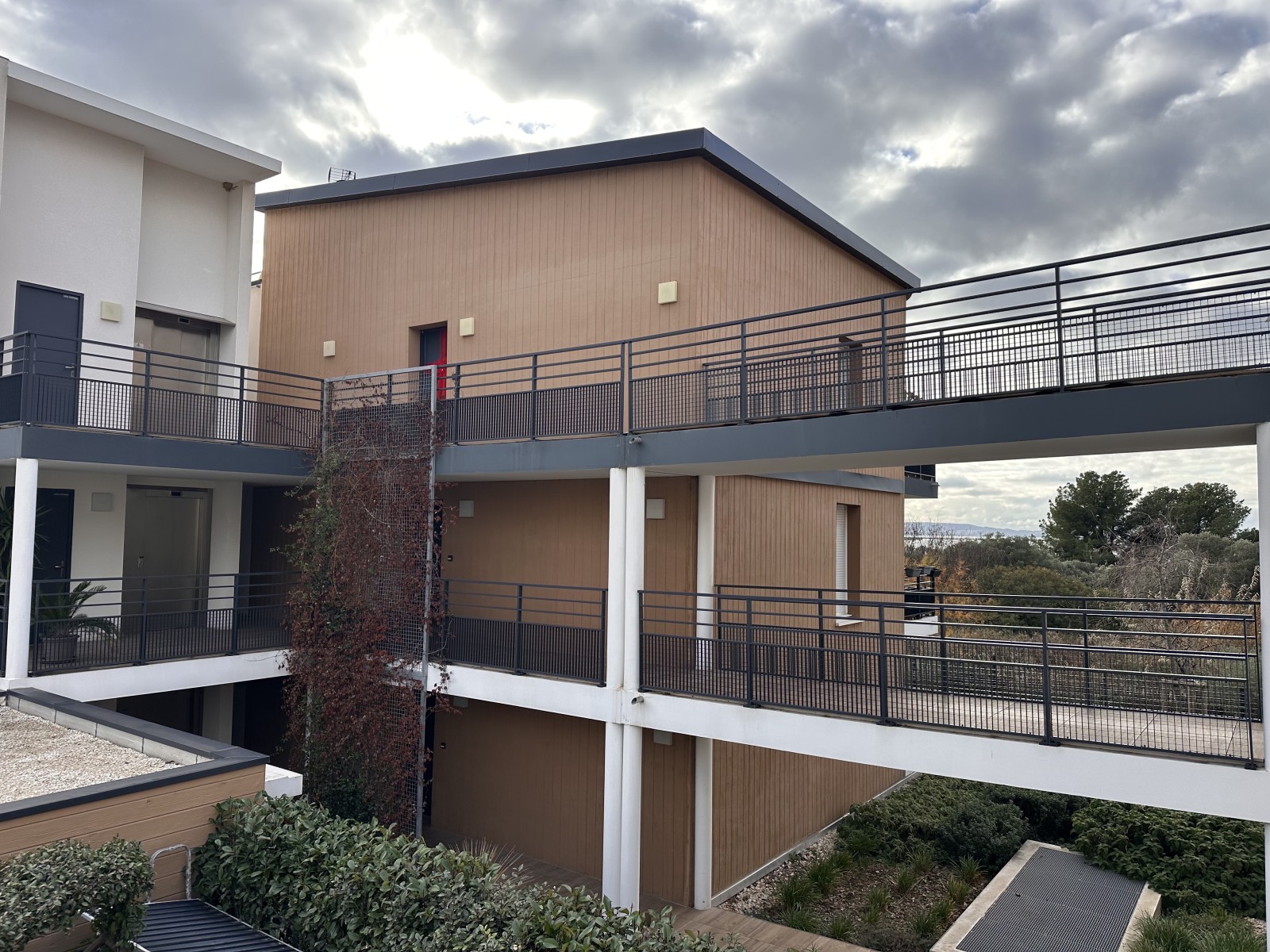 appartement T3 à vendre vitrolles copropriété clos salin nord  en bordre de l'étang 13127