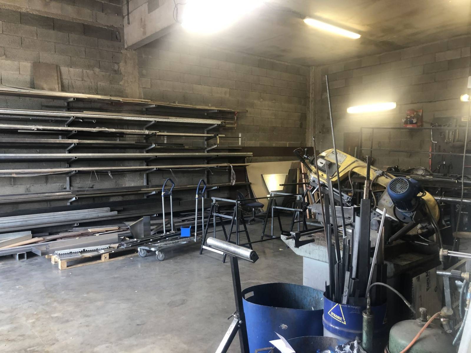 louer un atelier de stockage à velaux dans le parc d'activités de la verdière