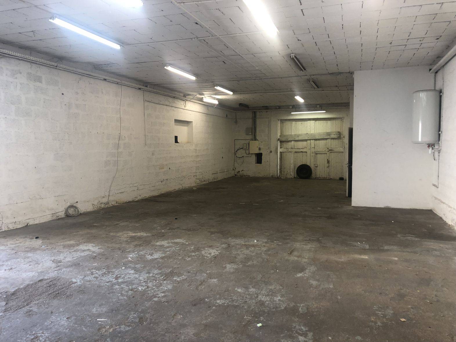 rognac bordure de voie location entrepôt 13340