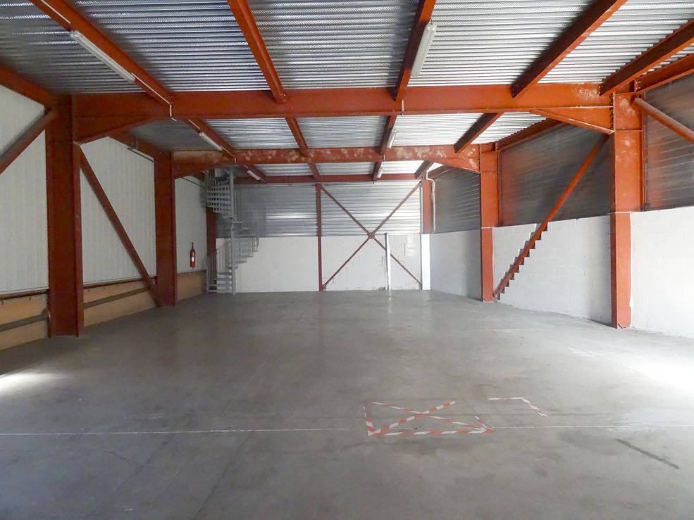 entrepôt et bureaux climatisés à louer à velaux 