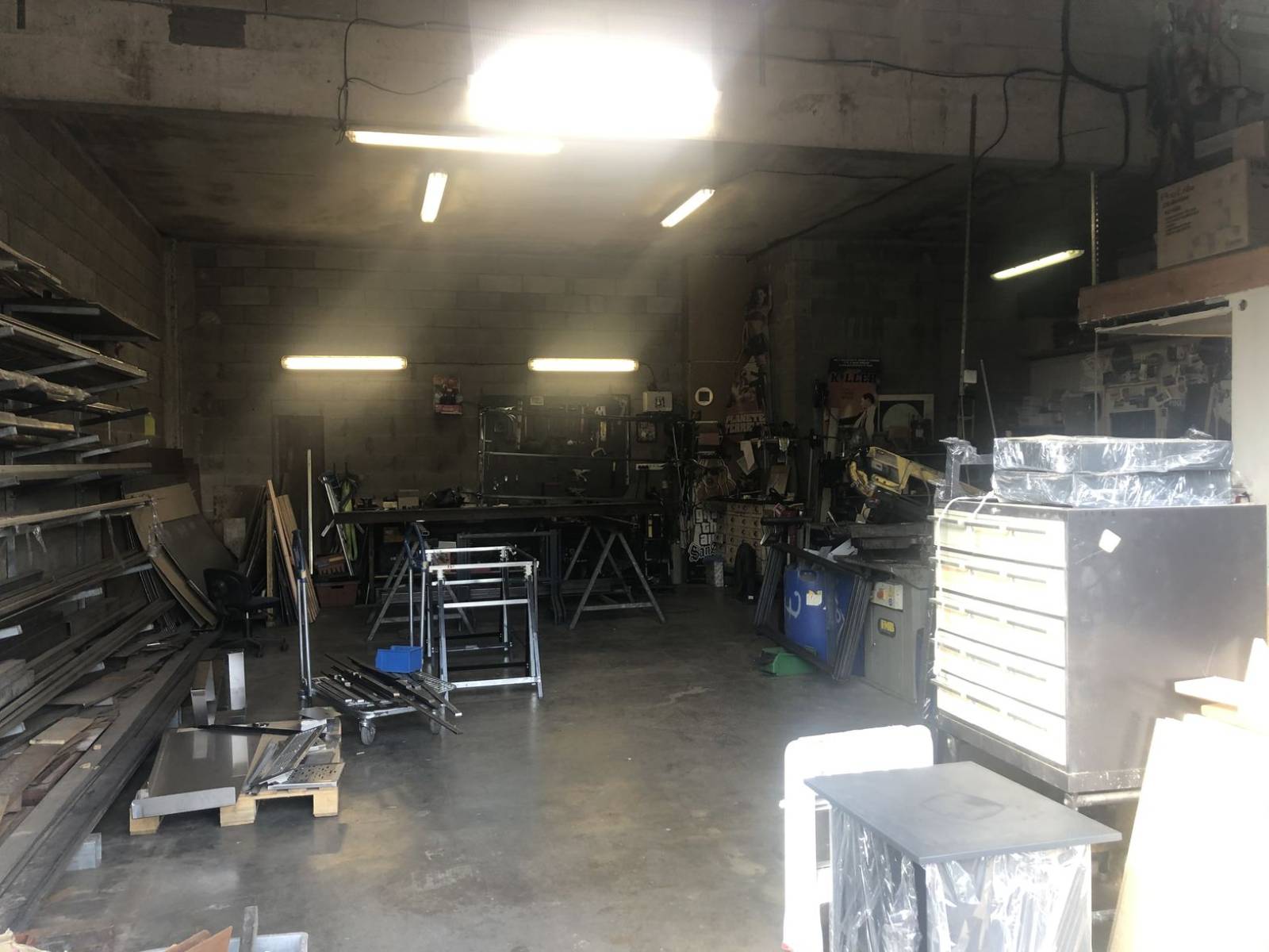 atelier locaux de stockage à louer à velaux dans le parc d'activités de la verdière  13880