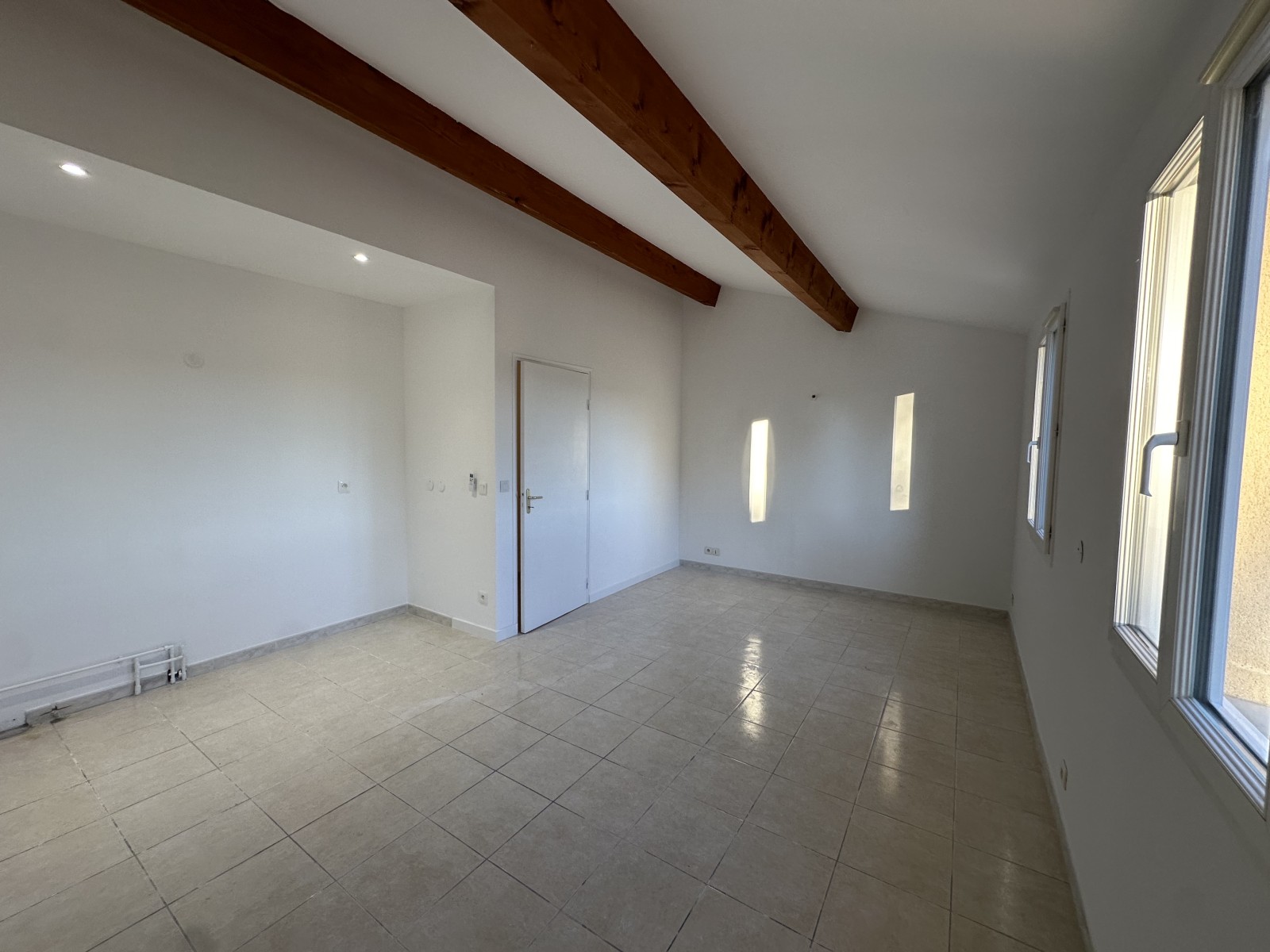 louer un appartement T3 2 chambres à velaux proche du village 13880