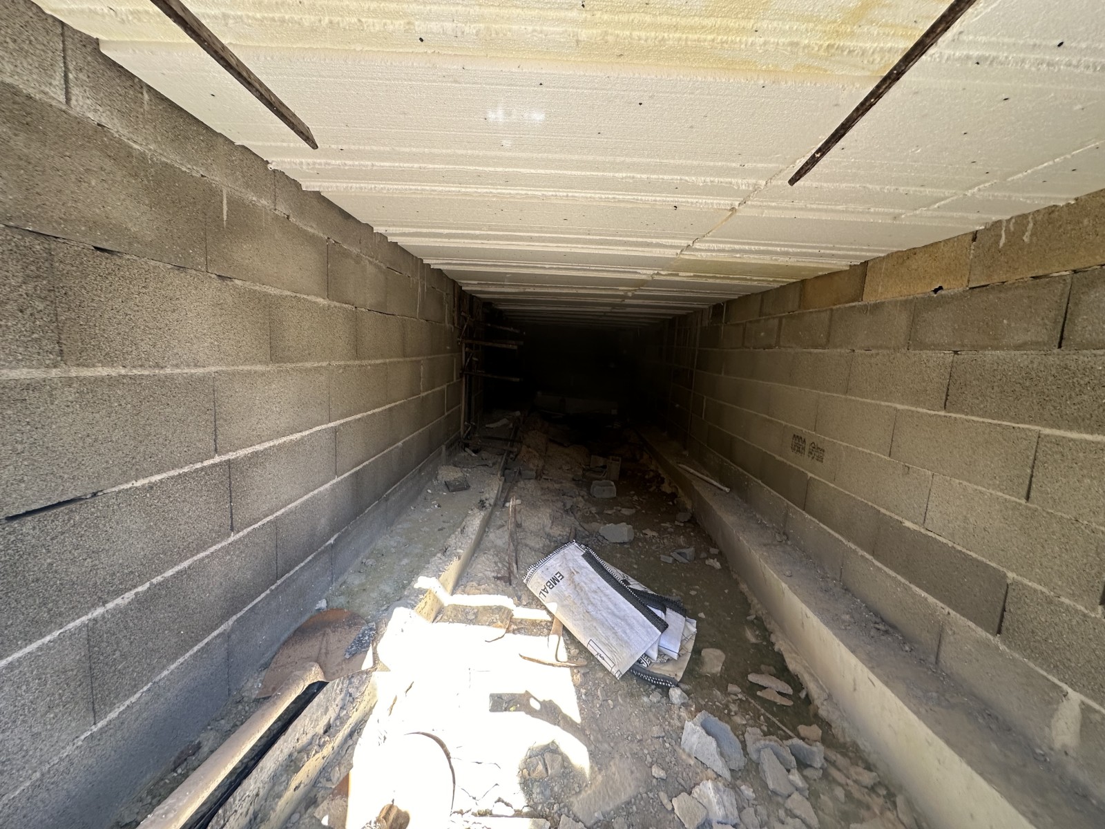 maison neuve T4 à vendre sur vide sanitaire 3 chambres commune de rocbaron département du var