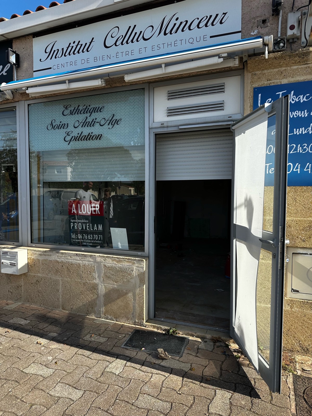 L'agence immobilière PROVELAM vous propose en location un local en cours de réhabilitation à VELAUX