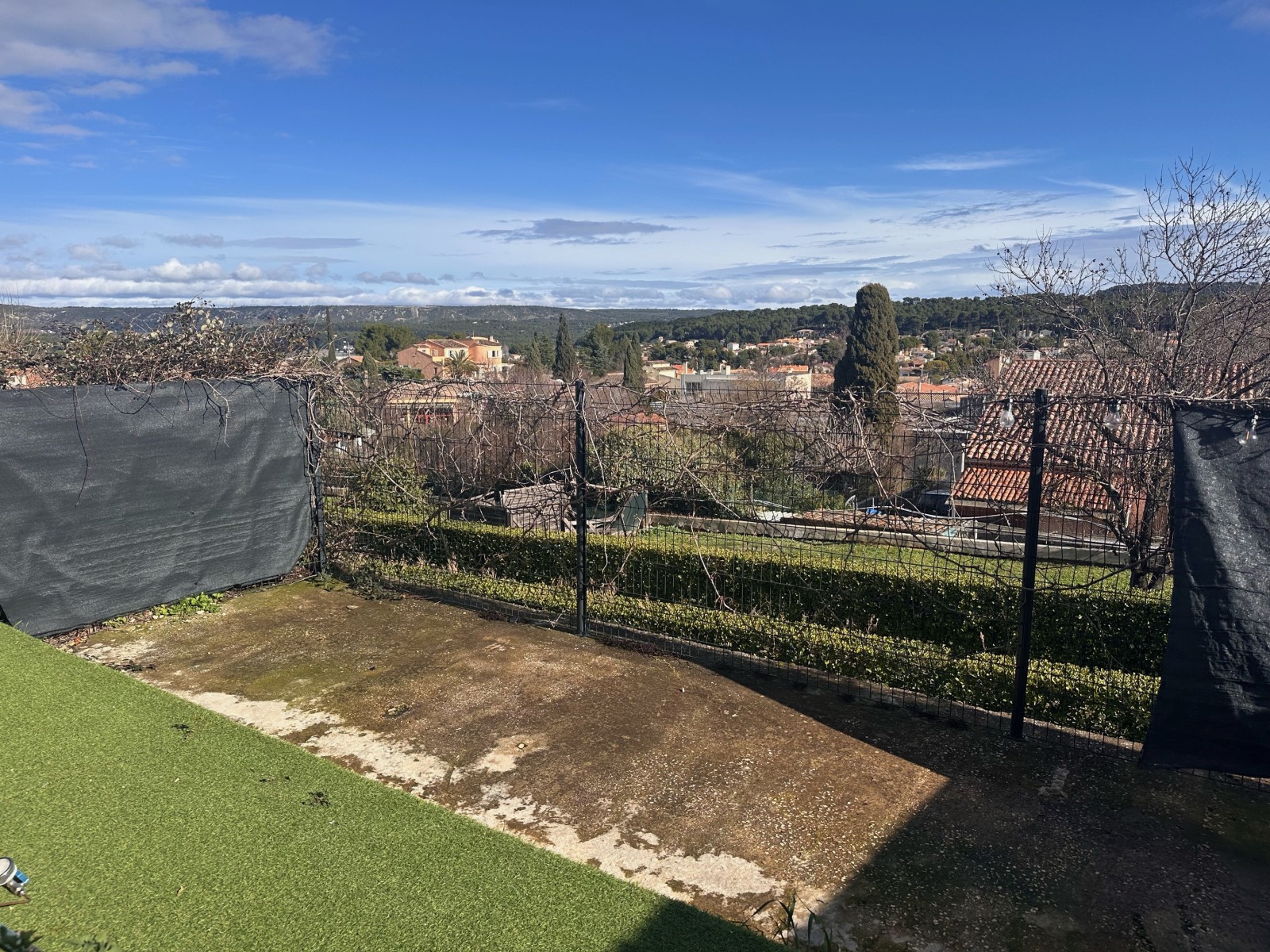 logement en location à velaux 13880 2 chambres terrasse et clim