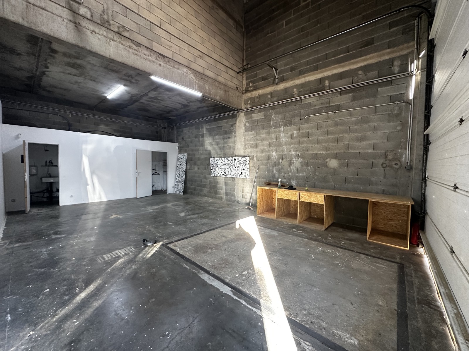 Locaux d'activités entrepôt et atelier