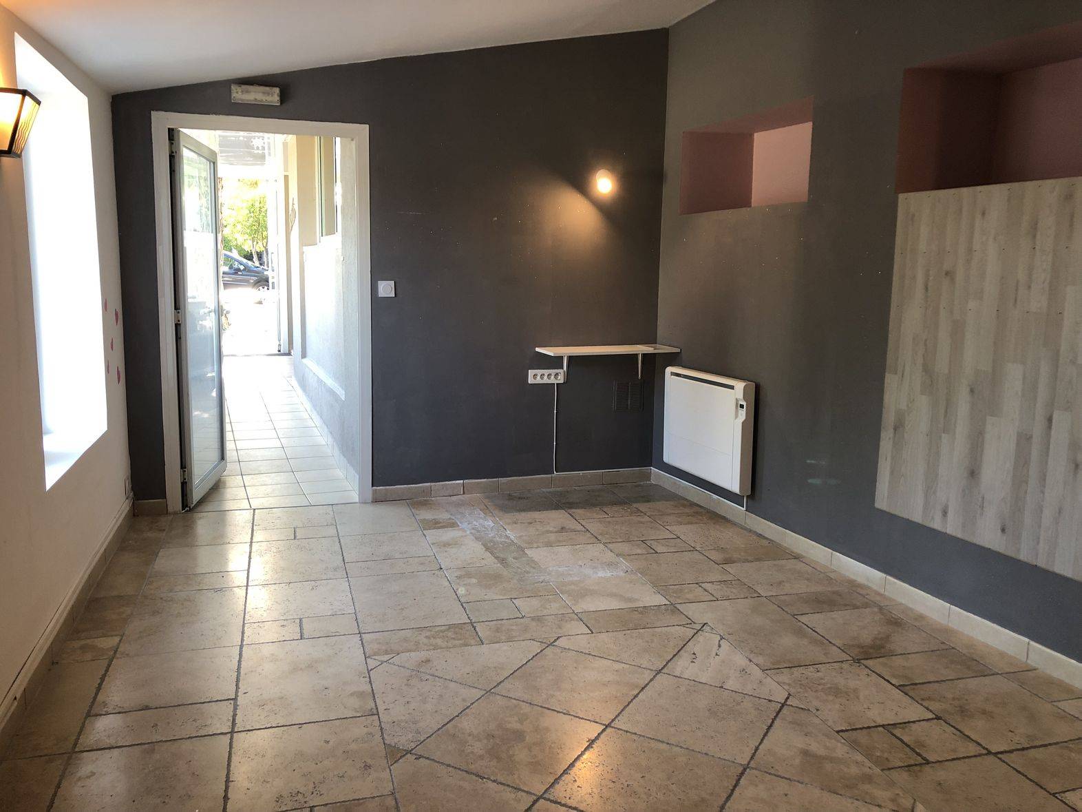 loczl commercial ou professionnel à louer à velaux