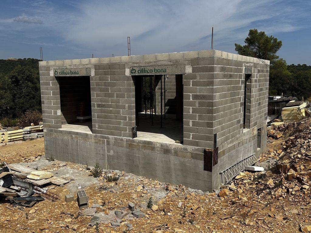 Rocbaron département du var à vendre maison individuelle T4 en cours de construction
