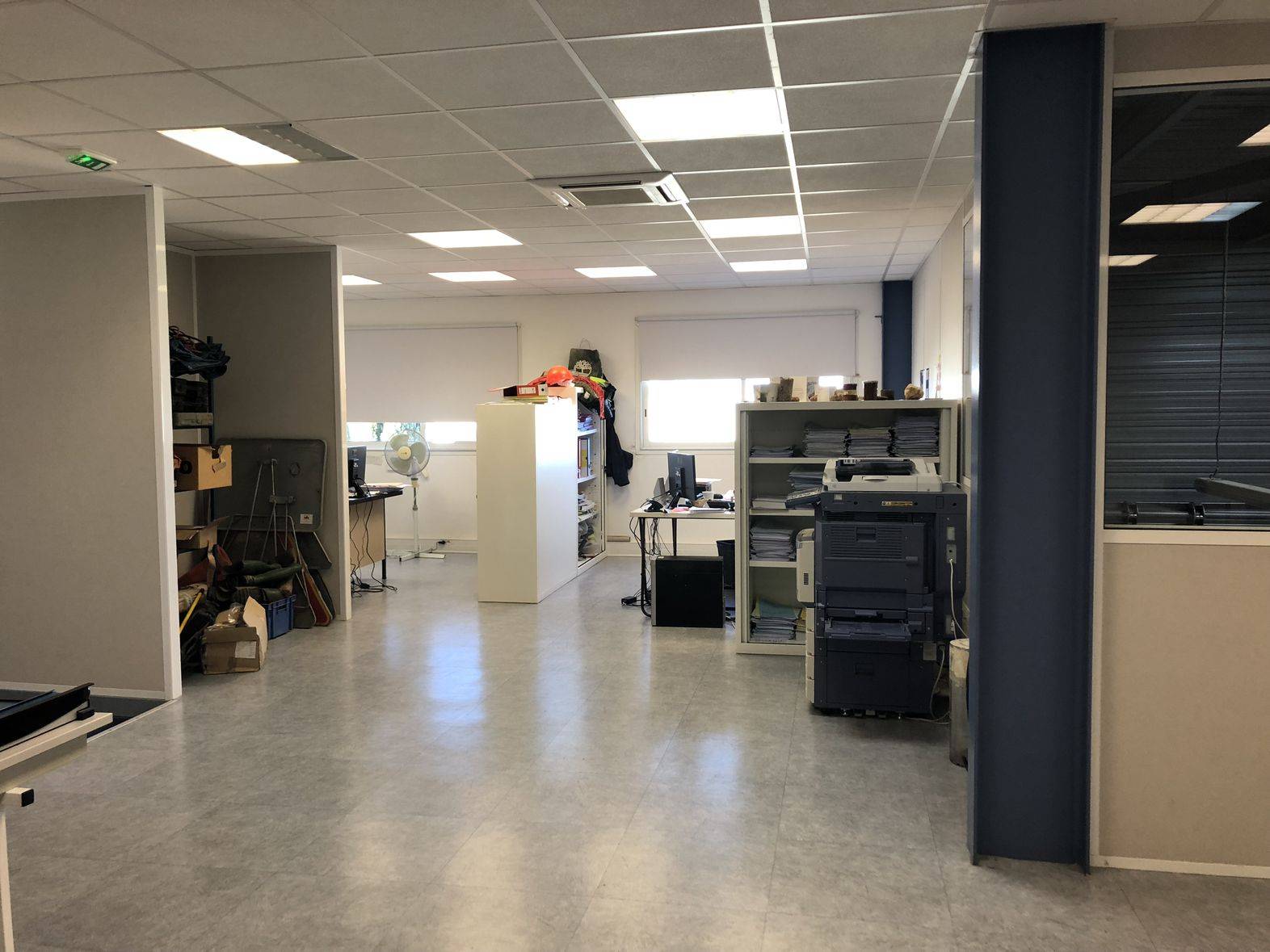 Immeuble  velaux  parc d'activités de la verdière excellent état