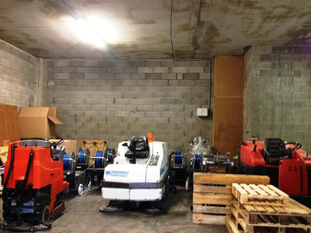 entrepot de stockage à louer velaux 13880