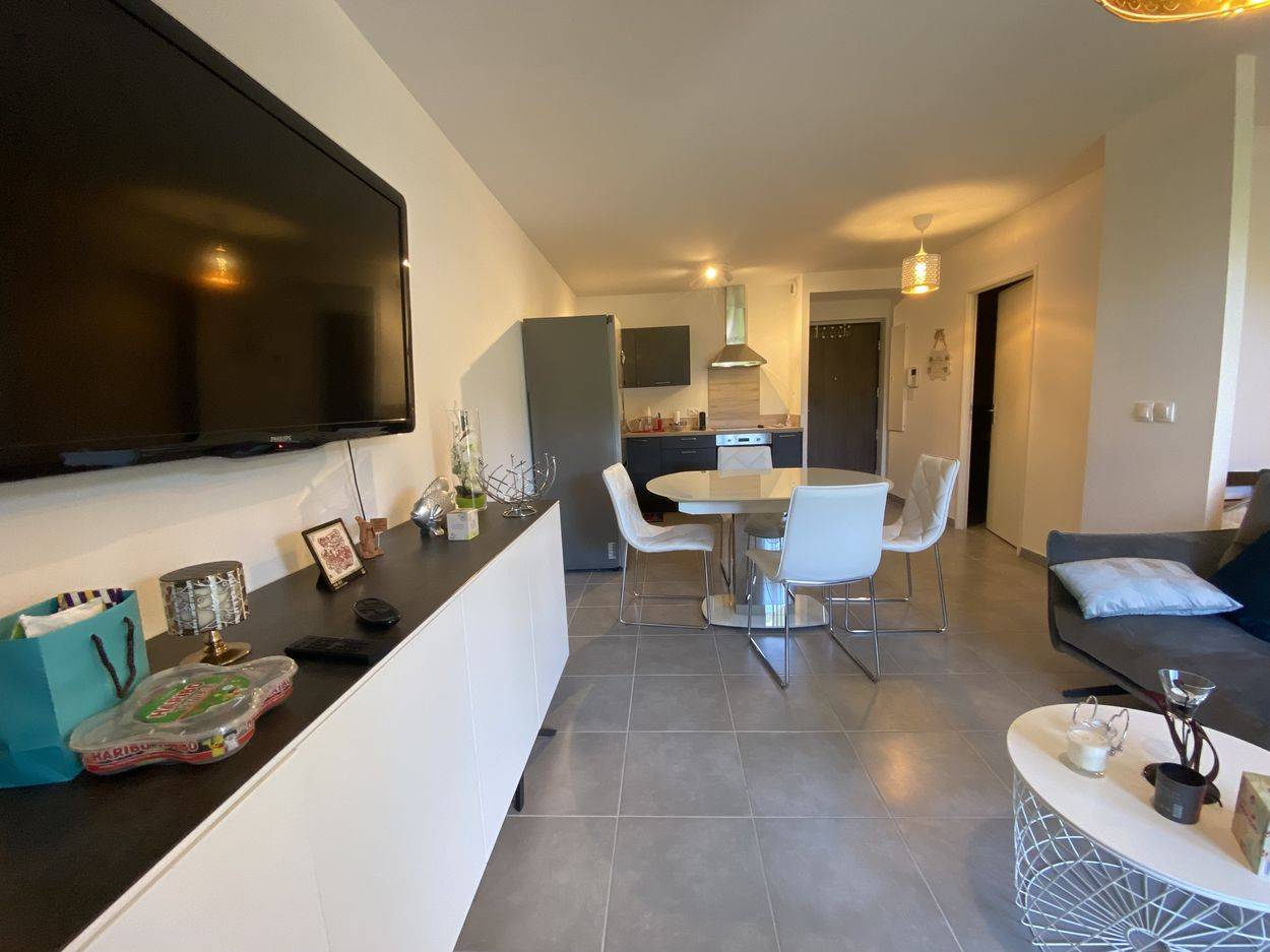 petit T2 avec jardinet et parking à louer ventabren