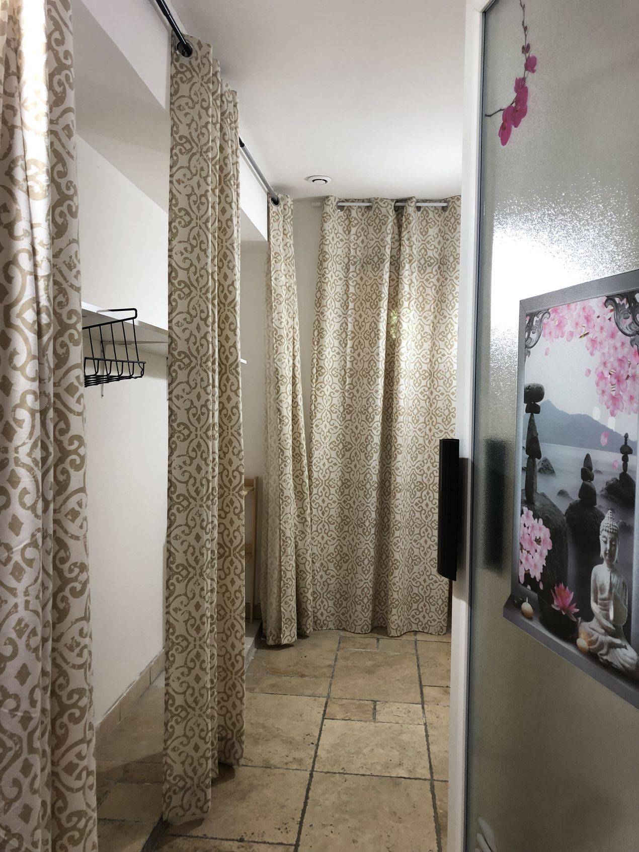 local à louer avec réserve et sanitaire privatif velaux 13880