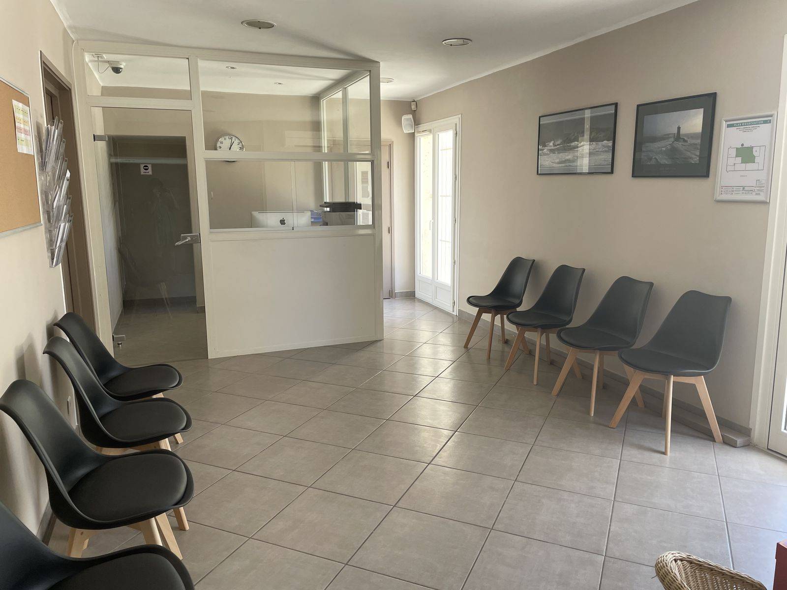 louer un cabinet médical climatisé avec salle d'attente velaux