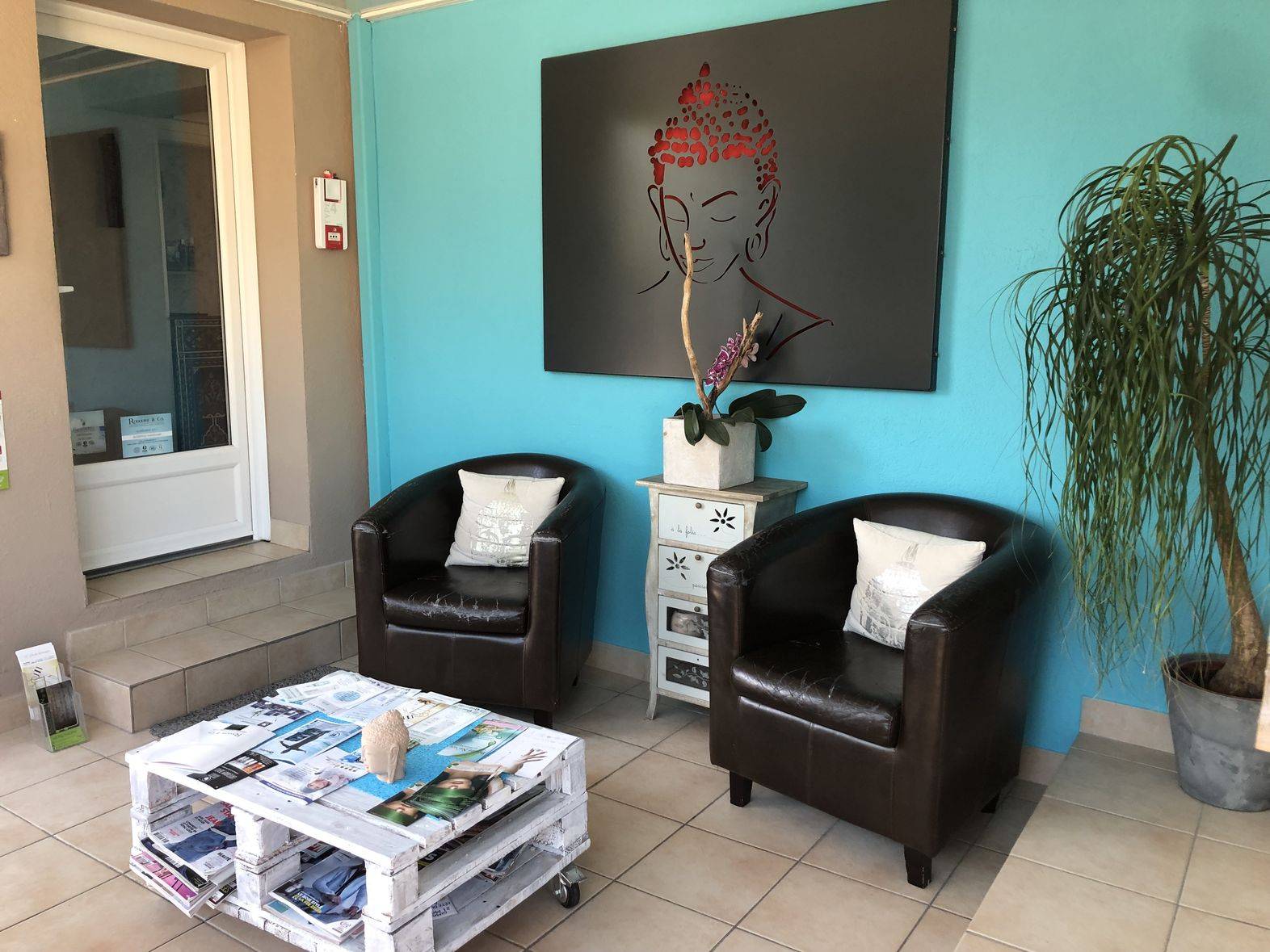 local professionnel ou commercial à louer velaux avec salle d'attente commune 13