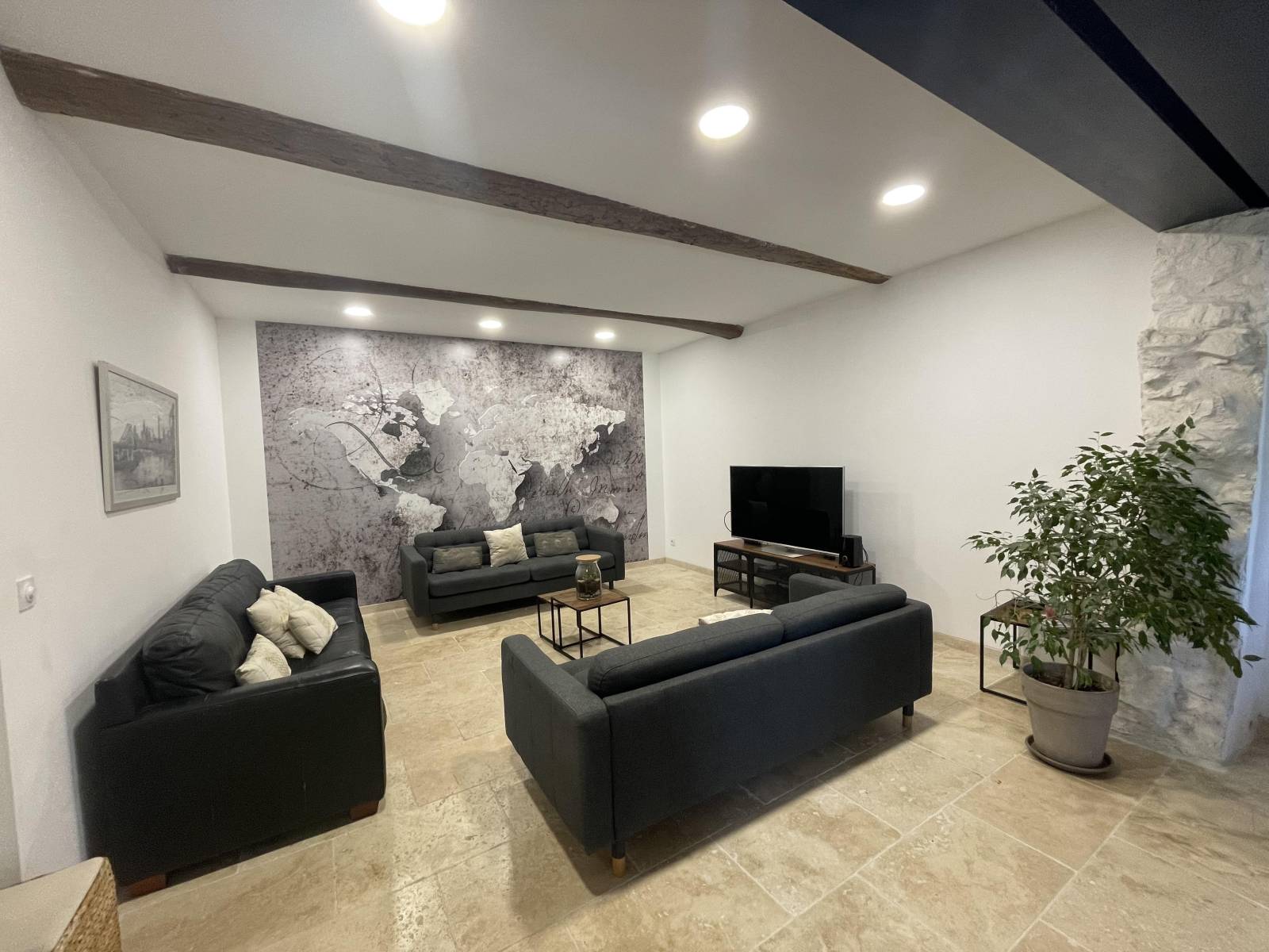 Maison meublée avec 5 chambres à louer à COUDOUX