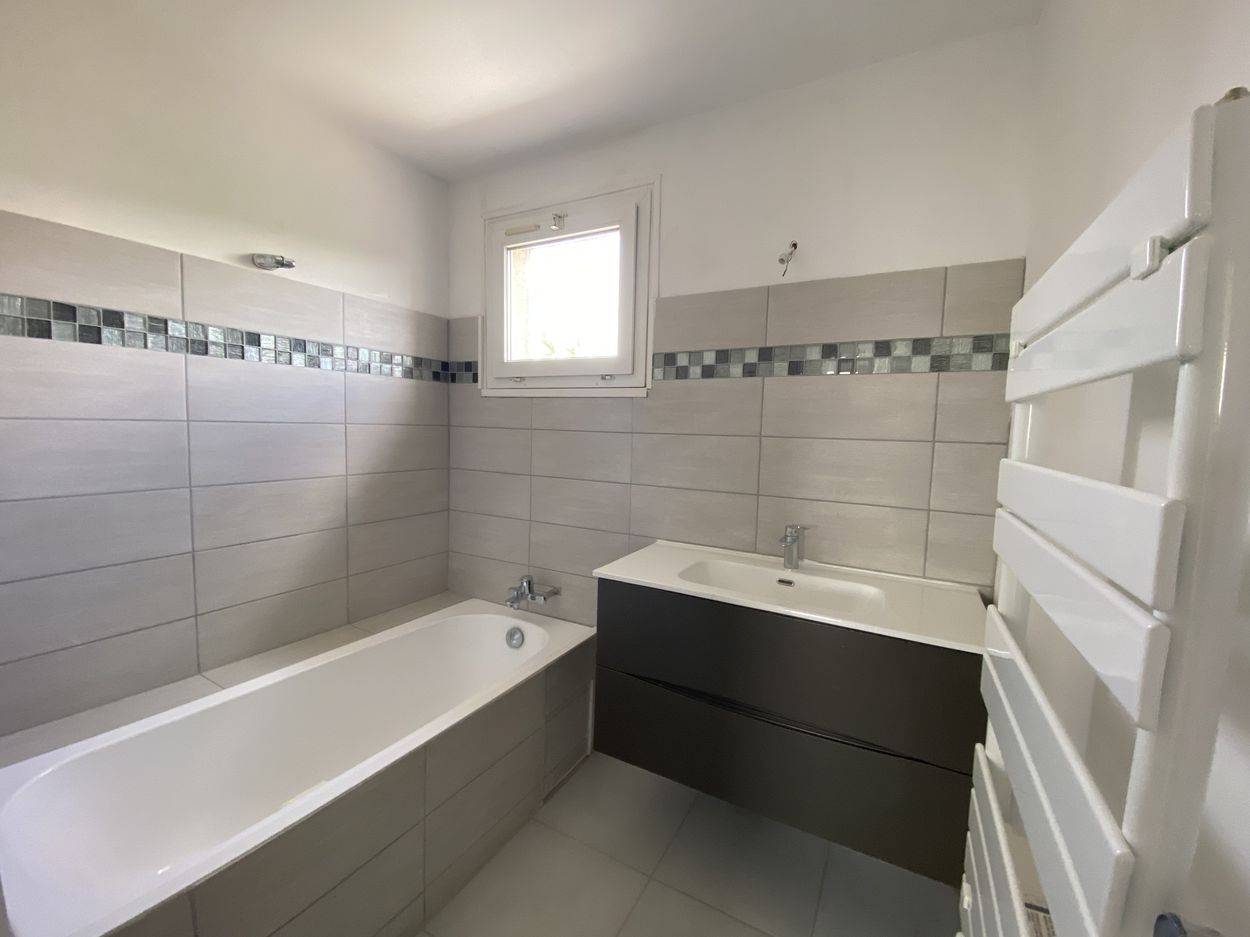 appartement à louer avec cuisine équipée 2 chambres ventabren 13122