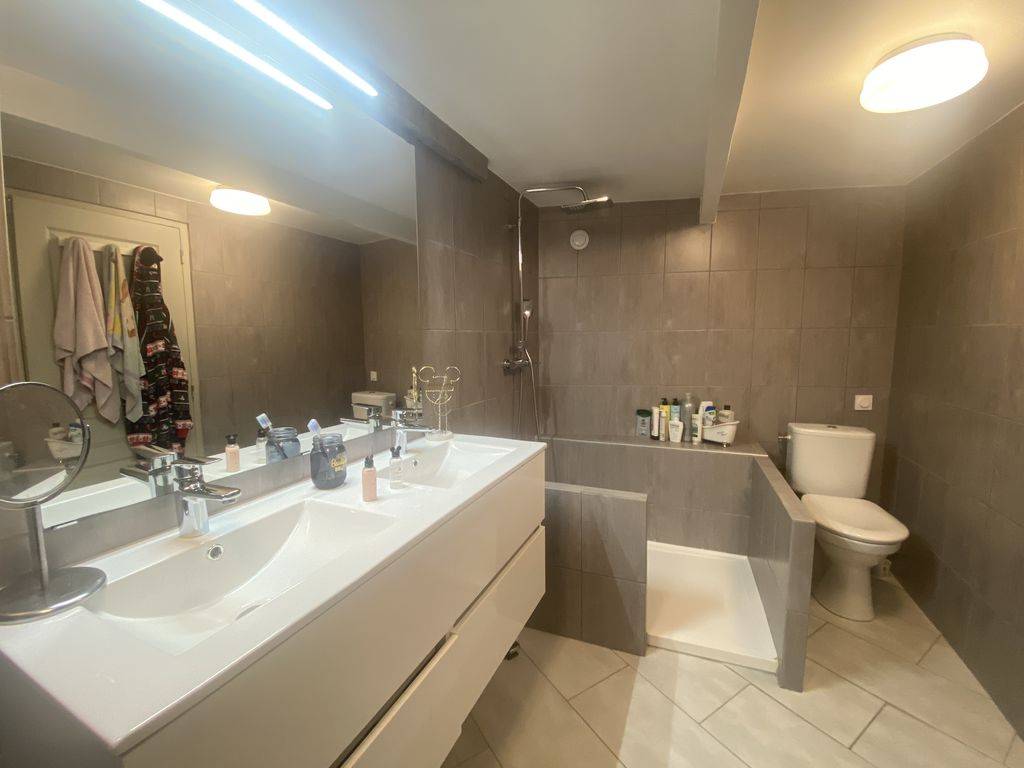 rare à la vente une maison soignée propre à vendre à marignane dans une impasse calme