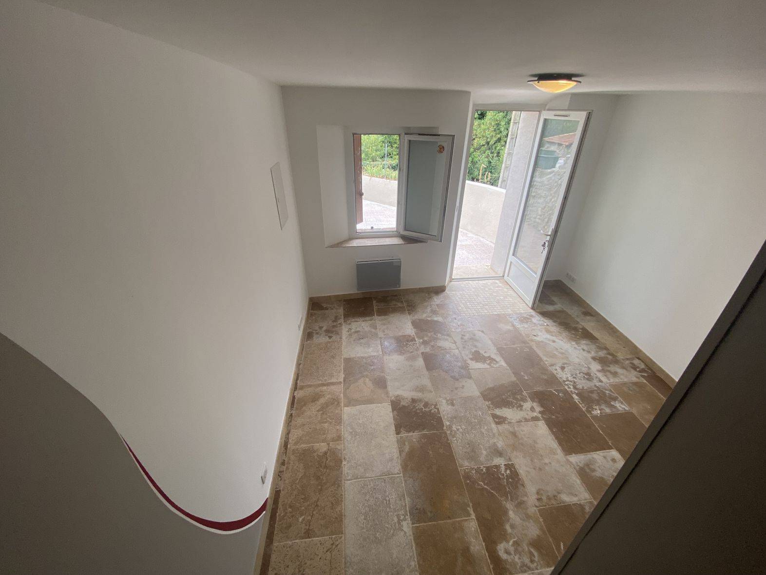 location T2 ventabren 13122