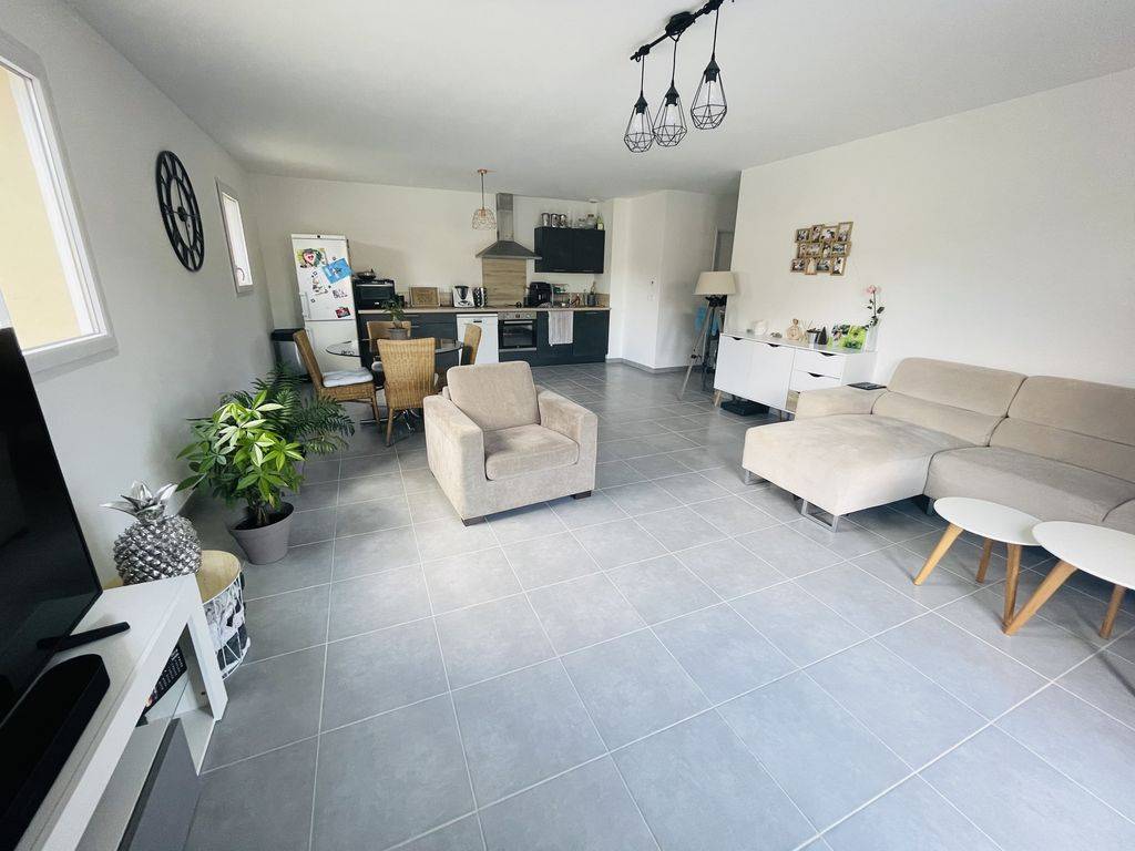 appartement à louer avec garages balcon 2 chambres dans résidence récente