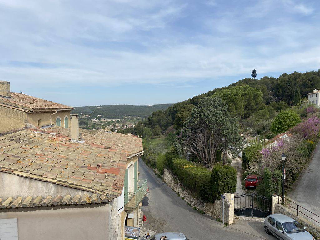 appartement avec vue dans le village de velaux à louer proche commerces 1 chambre