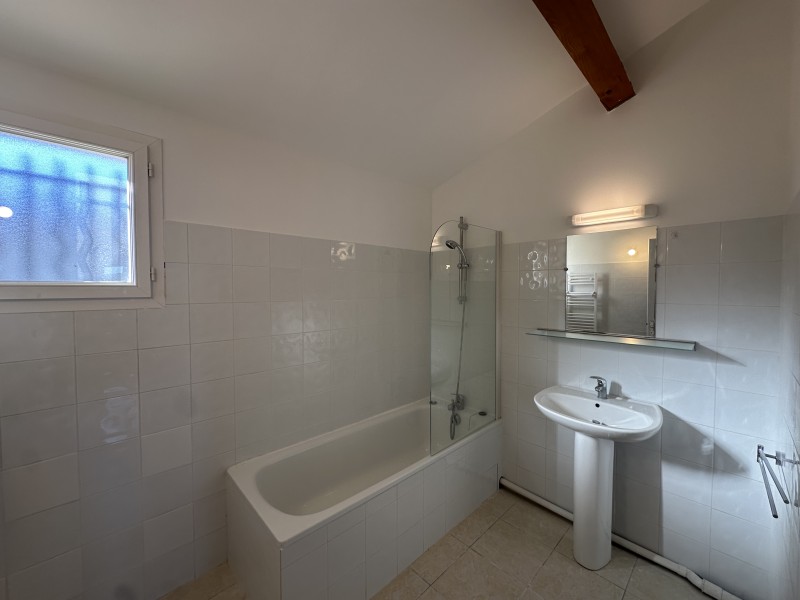 Maison de village  ventabren  hameau réhabilitation à neuf en cours