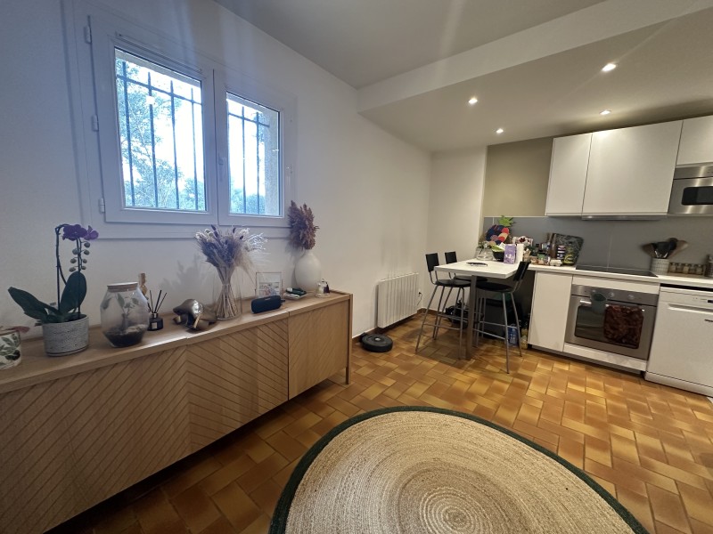 maison en location à rognac comprenant 2 chambres terrasse et stationnement