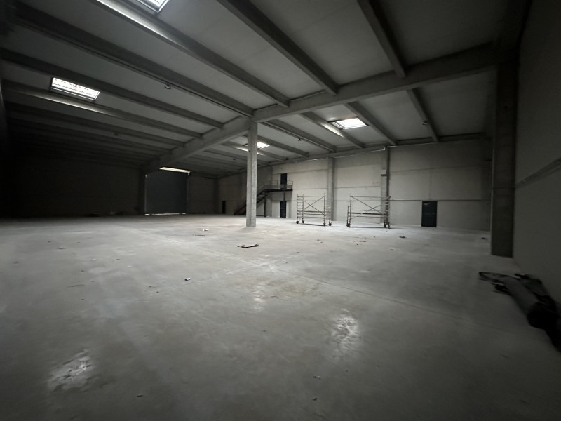 location surface de stockage avec terrain clos à LANCON DE PROVENCE