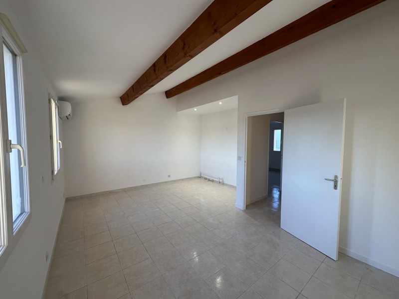 Maison de village  ventabren  hameau réhabilitation à neuf en cours