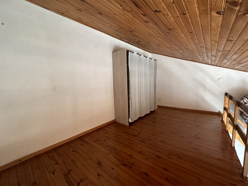 Studio avec mezzanine exposé Ouest quartier st henri Marseille proche des axes autoroutiers