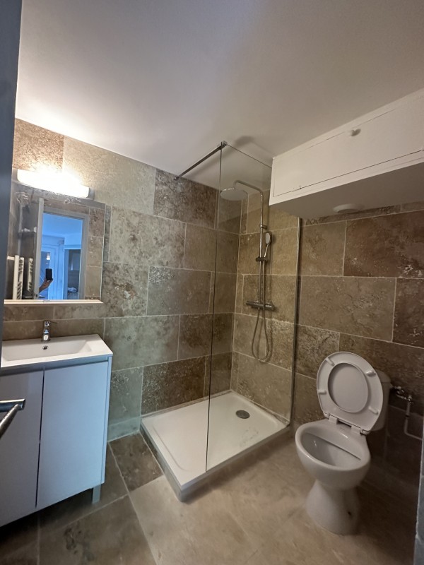 bel appartement T2 rénové à louer à ventabren 13122 avec cuisine équipée