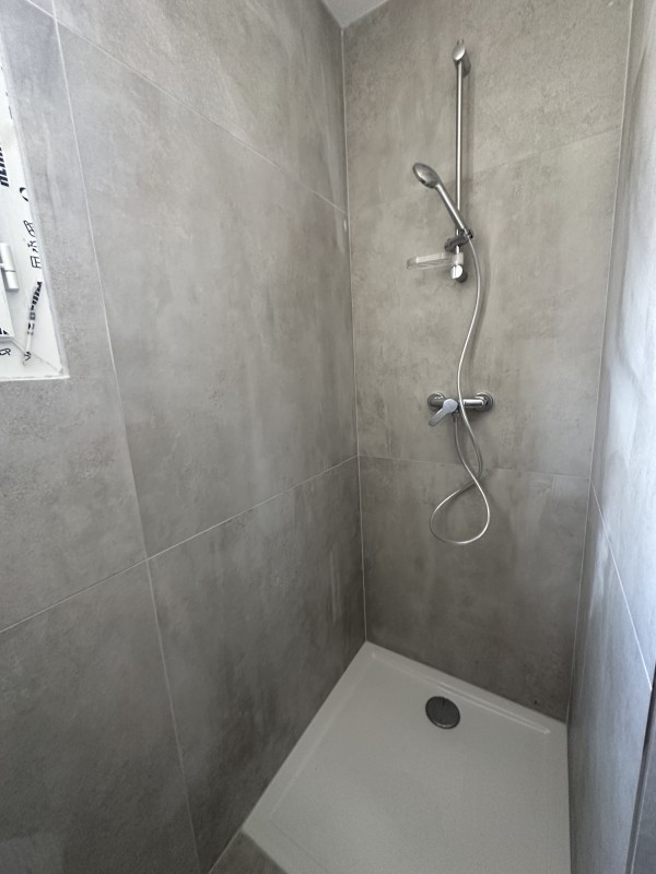 location logement meublé rognac 13340 1 chambre extèrieur privatif et stationnement