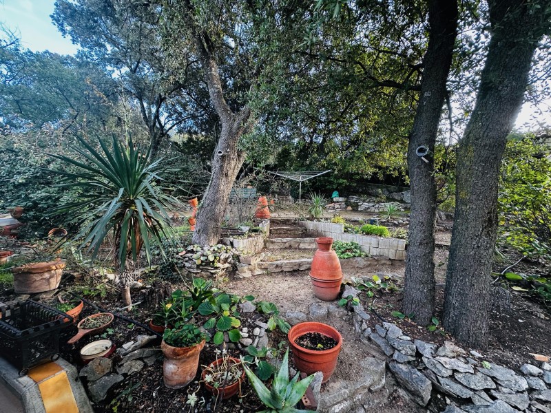 maison à vendre à lambesc proche de la colline dans un secteur calme sans nuisances 3 chambres garage