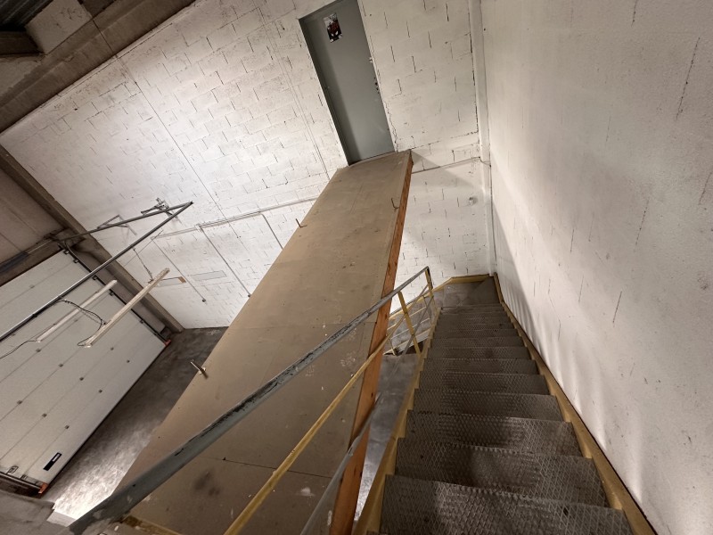 Local commercial au cœur d'un centre dynamique avec parking et visibilité