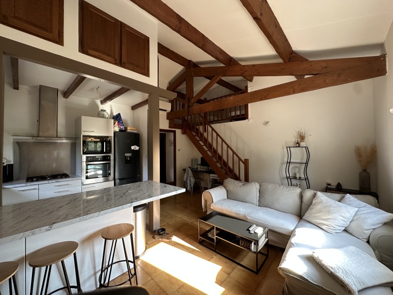 location maison T3 à ventabren en campagne avec garage et parking