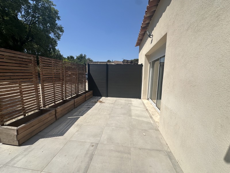 logement T3 à louer meublé 2 chambres et stationnement à ventabren 13122