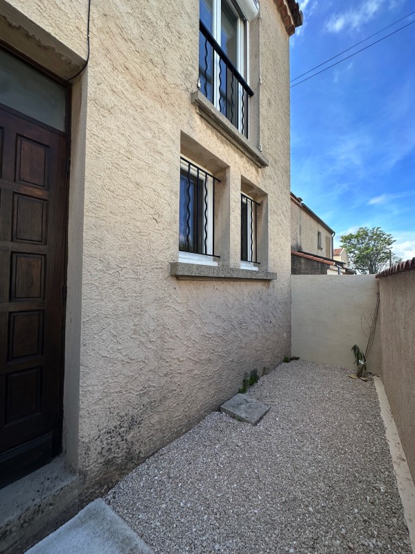 Maison T4 mitoyenne avec garage et jardin disponible à Marignane