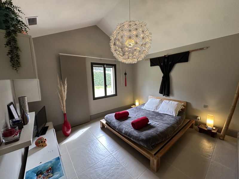 maison à étage à vendre à ventabren 4 chambres piscine climatisation réversible