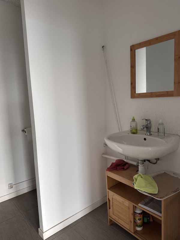 louer locaux d'activités à velaux proche autoroutes bureaux et atelier 13