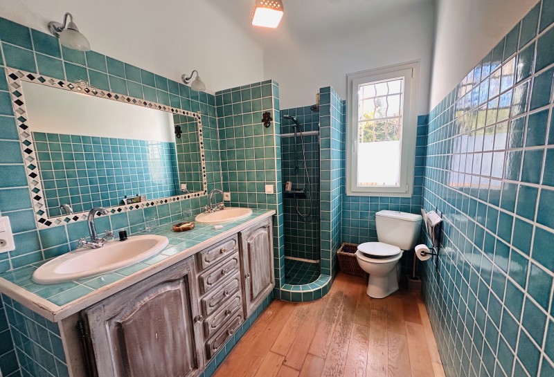 maison meublée à louer à ventabren avec suite parentale bureau et 3 chambres pour els enfants