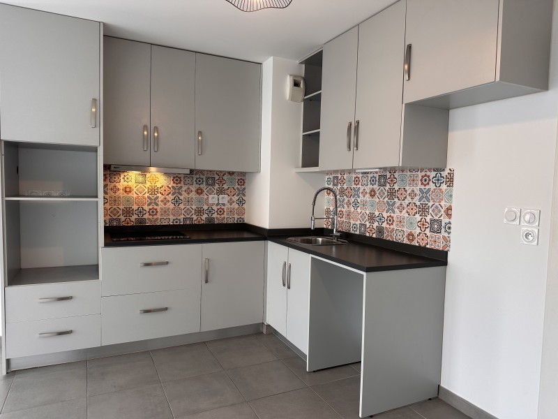 bel appartement T3 en vente à vitrolles 13127 avec balcon et place de stationnement