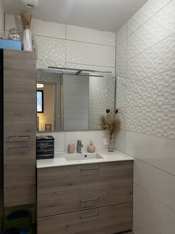 villa à louer à ventabren T4 3 chambres piscine atelier et pool house