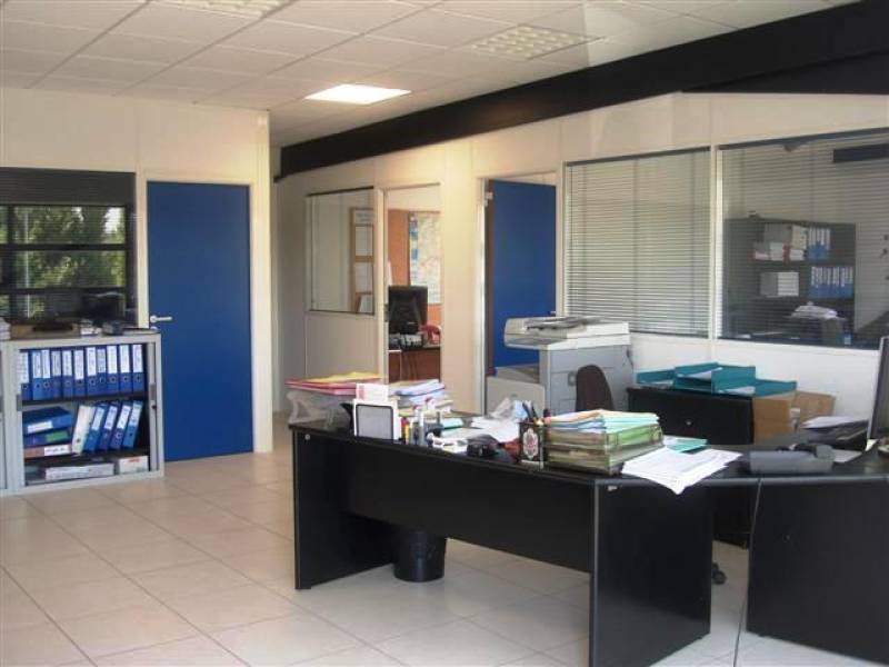 entrepôt et bureaux à louer dans le parc d'activités de la verdière à velaux